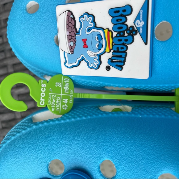 CROCS Boo Berry Limited Edition - Picture 2 of 4
